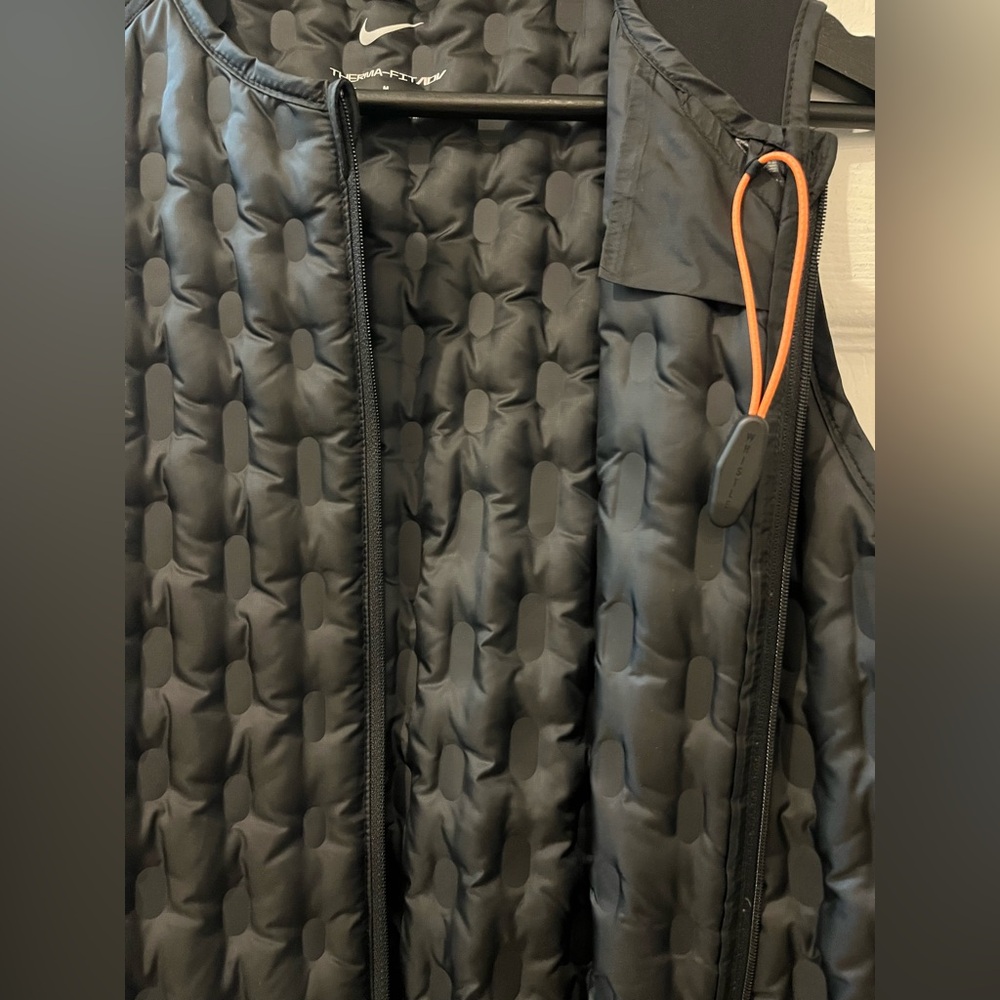 New Nike Women's Black ThermaFit ADV Aeroloft Quilted Running Vest - Picture 4 of 6